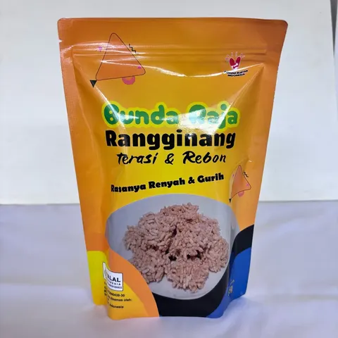Kemasan standing pouch oranye Bunda Raja Rangginang Terasi dan Rebon dengan logo halal