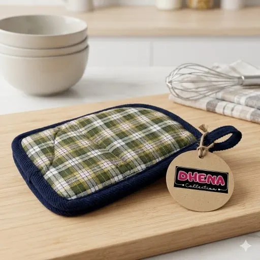 Alas panci kain kotak-kotak hijau bertepi biru tua dengan label gantung Dhena Collection