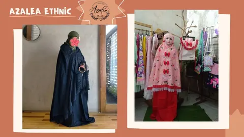 Kolase bertulisan Azalea Ethnic berisi model bermukena hitam berenda dan manekin anak bermukena merah muda motif ceri