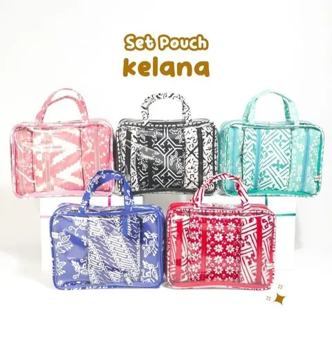 Lima tas pouch bening berlapis kain motif merah muda, hitam, toska, biru dan merah bertuliskan Set Pouch Kelana