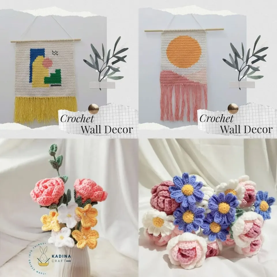 Kolase dua hiasan dinding rajut bertulisan Crochet Wall Decor dan dua buket bunga rajut aneka warna