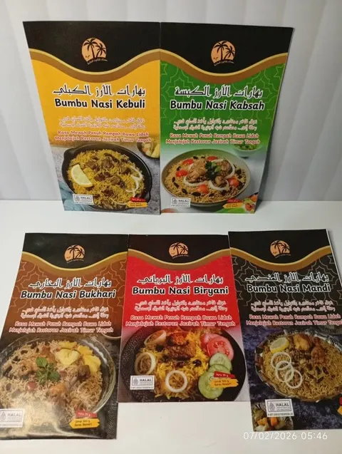 Lima sachet Bumbu Nasi Kebuli, Kabsah, Bukhari, Biryani, dan Mandi berlatar putih, dengan cap tanggal di sudut