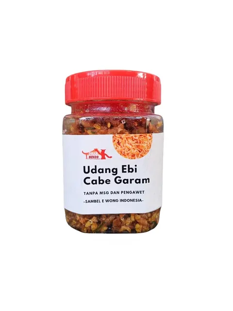 Toples plastik bertutup merah berisi Udang Ebi Cabe Garam berlabel putih Omah Bundo