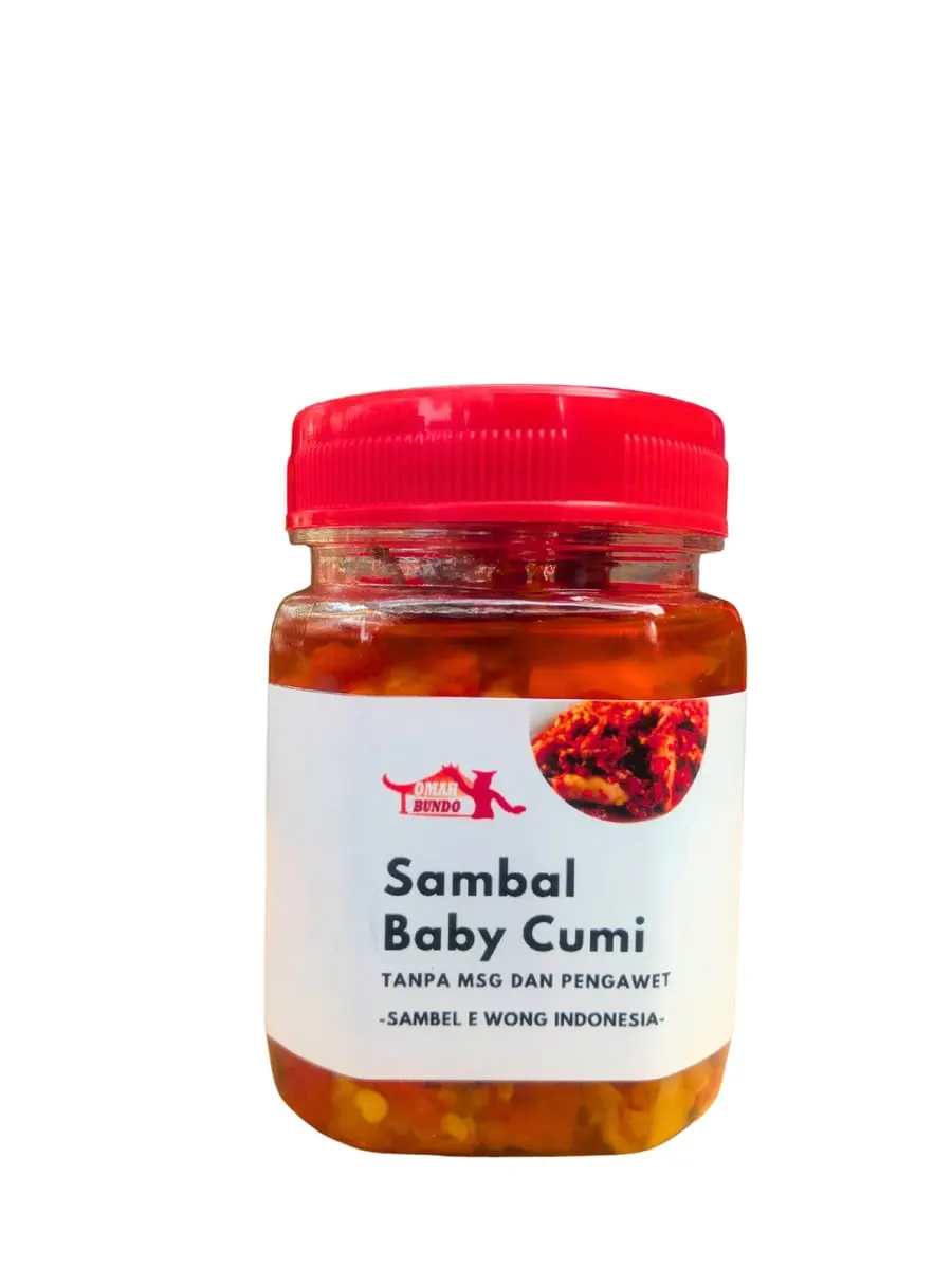 Toples Sambal Baby Cumi bertutup merah berisi sambal oranye berlabel putih Omah Bundo