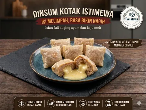Piring berisi dimsum kotak isi daging ayam, satu terbelah dengan keju leleh, bertuliskan Dinsum Kotak Istimewa