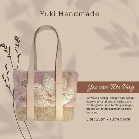 Kartu produk Yazura Tote Bag, tas jinjing merah muda bercetak daun dengan bagian bawah goni dan tali krem