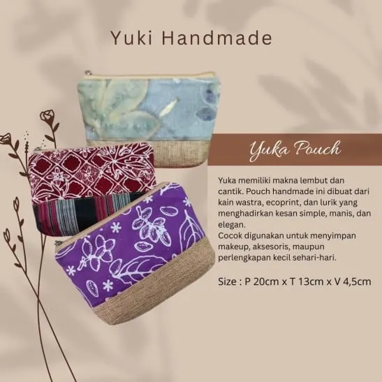 Kartu produk Yuka Pouch, tiga pouch beritsleting dari kain ecoprint, batik merah dan kain ungu motif bunga